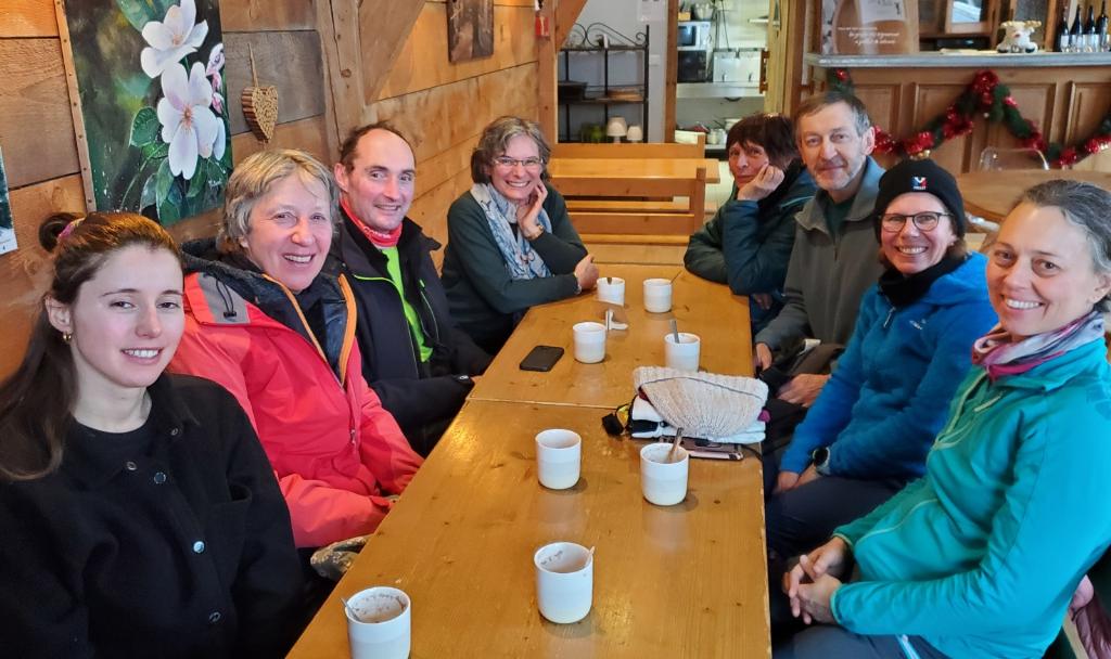 photo 260225121_121g